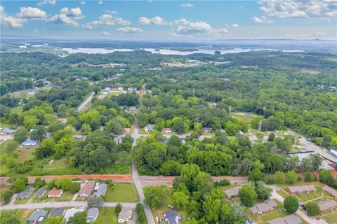 View/Area - 904 E Main St, Seneca, SC 29678 photo 5 of 12
