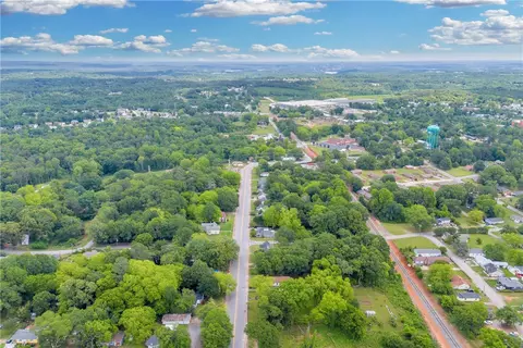 View/Area - 904 E Main St, Seneca, SC 29678 photo 10 of 12