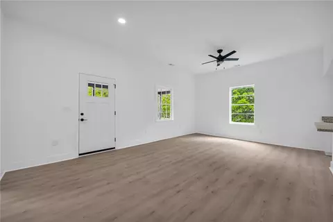 Living - 904 E Main St, Seneca, SC 29678 photo 2 of 6