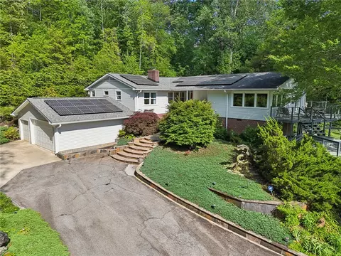 41 Lake Ridge Dr, Greenville, SC 29611