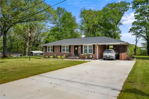 Exterior - 1101 Oak Dr, Pendleton, SC 29670 photo 2 of 7