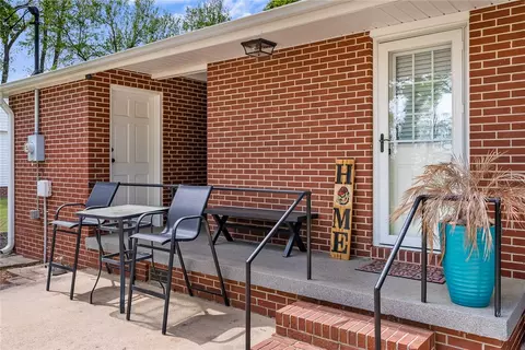 Exterior - 1101 Oak Dr, Pendleton, SC 29670 photo 3 of 7