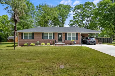 1101 Oak Dr, Pendleton, SC 29670