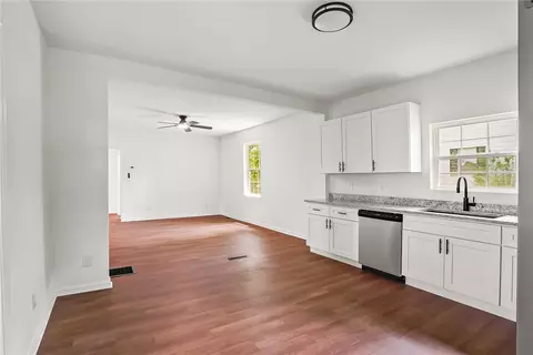 417 Cateechee Trl, Central, SC 29630 photo 3
