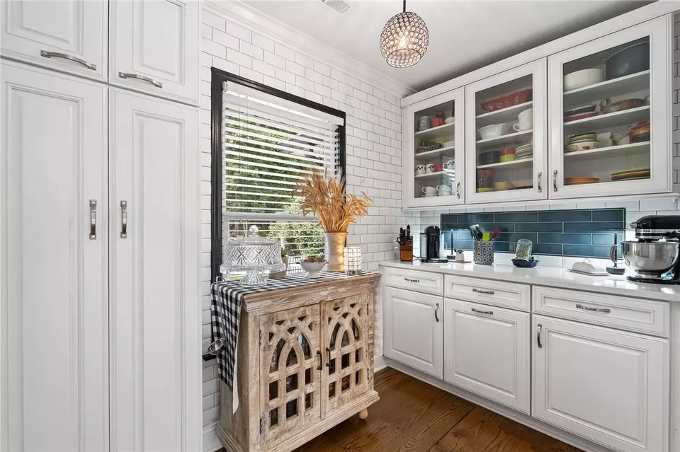 Kitchen - 109 S Shore Dr, Fair Play, SC 29643 photo 5 of 5