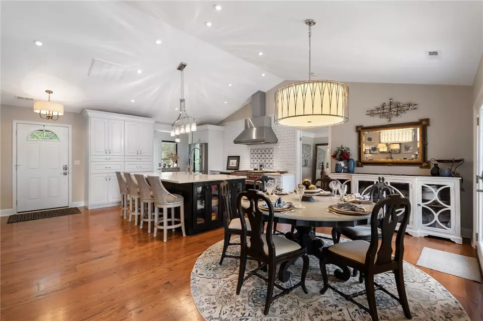 Dining - 109 S Shore Dr, Fair Play, SC 29643 photo 1 of 1