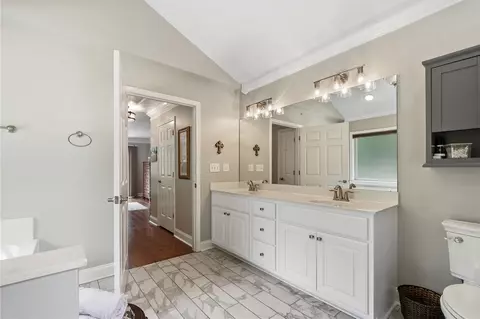 Bath - 109 S Shore Dr, Fair Play, SC 29643 photo 1 of 4