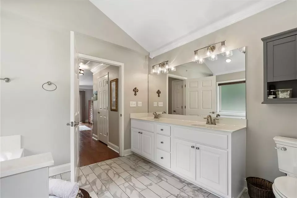 Bath - 109 S Shore Dr, Fair Play, SC 29643 photo 1 of 4