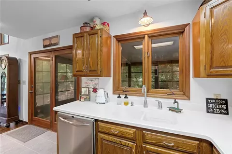 Kitchen - 101 Broken Bow Run, Pickens, SC 29671 photo 5 of 6