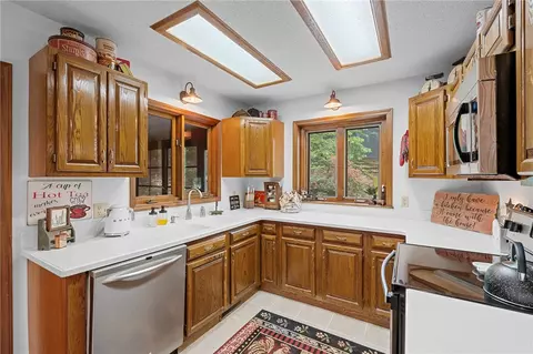 Kitchen - 101 Broken Bow Run, Pickens, SC 29671 photo 1 of 6