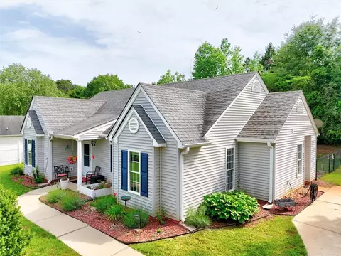 Exterior - 205 Willow Leaf Dr, Seneca, SC 29672 photo 4 of 12