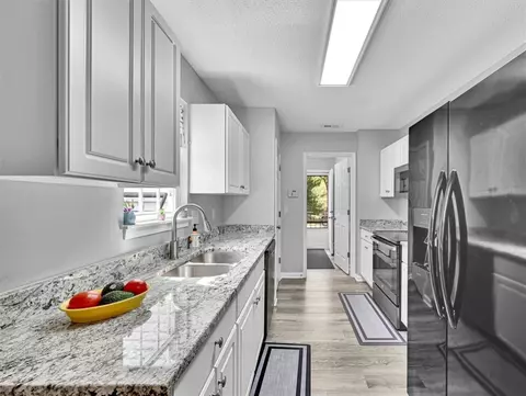 Kitchen - 205 Willow Leaf Dr, Seneca, SC 29672 photo 1 of 4