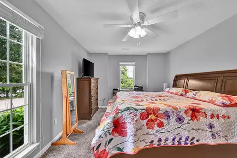 Bedroom - 205 Willow Leaf Dr, Seneca, SC 29672 photo 6 of 7