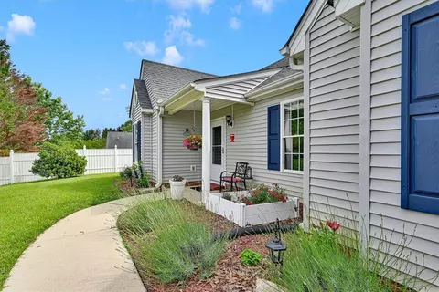 Exterior - 205 Willow Leaf Dr, Seneca, SC 29672 photo 2 of 12