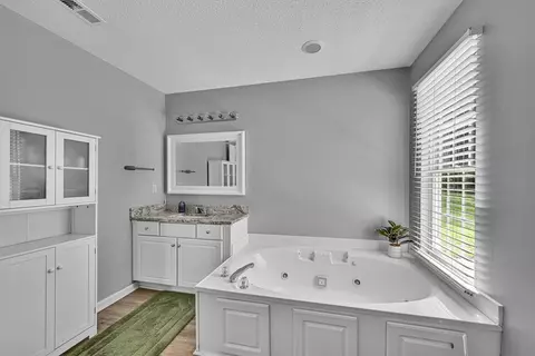 Bath - 205 Willow Leaf Dr, Seneca, SC 29672 photo 3 of 3