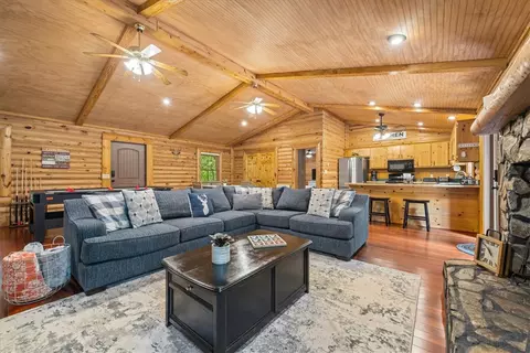 Living - 119 Deerwood Dr, Westminster, SC 29693 photo 3 of 3