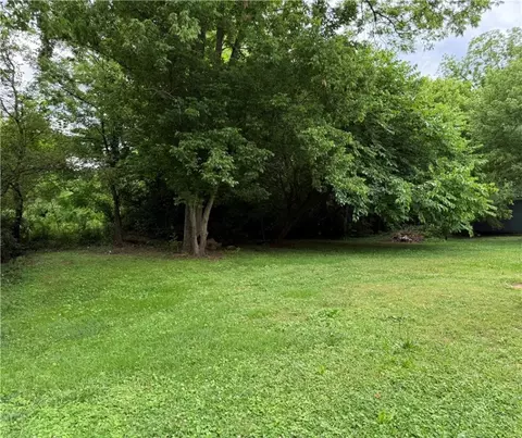 130 Marshall Ave, Seneca, SC 29678 photo 3