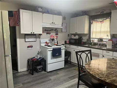 130 Marshall Ave, Seneca, SC 29678 photo 6