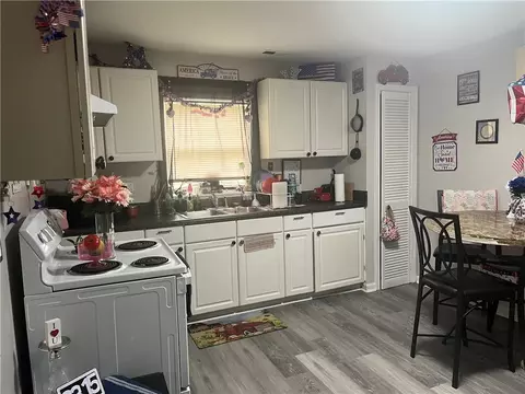 130 Marshall Ave, Seneca, SC 29678 photo 8