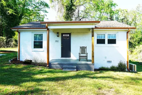 202 S Broad St, Westminster, SC 29693
