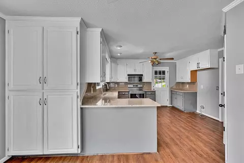 Kitchen - 1208 Marett Rd, Pendleton, SC 29670 photo 2 of 5