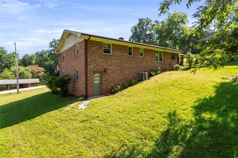 400 Maple Ave, Seneca, SC 29678 photo 13