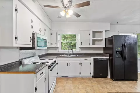 400 Maple Ave, Seneca, SC 29678 photo 5