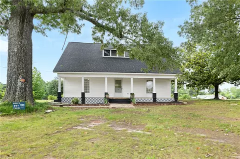 701 S Townville St, Seneca, SC 29678