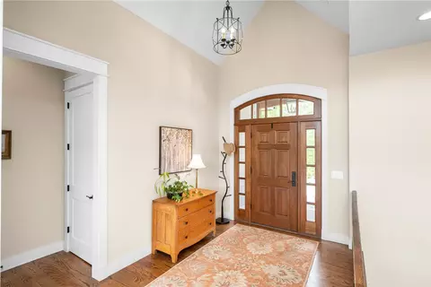 707 Keowee Ave, Sunset, SC 29685 photo 2