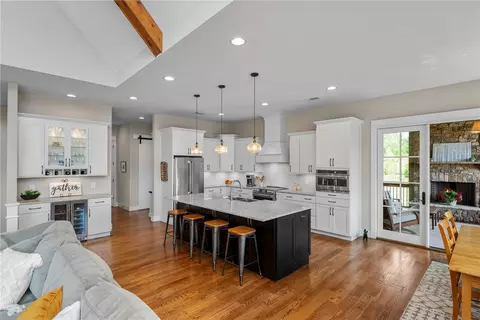 707 Keowee Ave, Sunset, SC 29685 photo 6