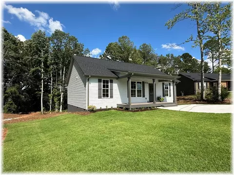 190 Jefferson Pl, Walhalla, SC 29691