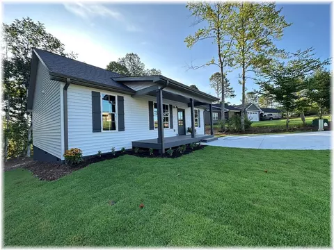 Exterior - 190 Jefferson Pl, Walhalla, SC 29691 photo 7 of 8