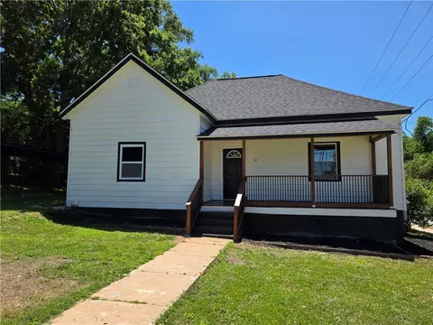 21 S Riegel Ave, Ware Shoals, SC 29692