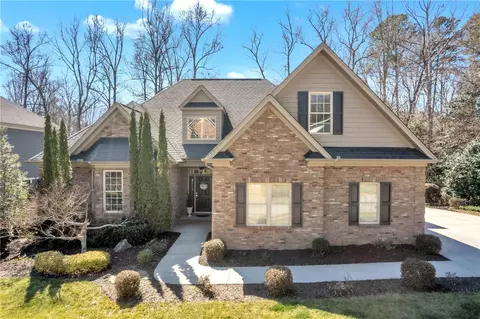 206 Waverly Hall Ln, Simpsonville, SC 29681