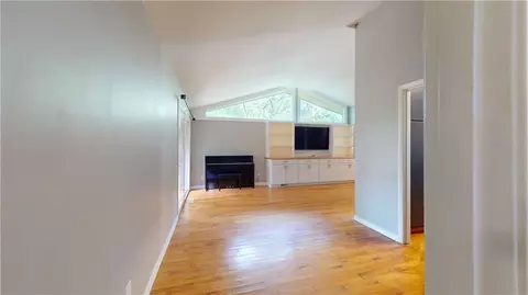 Living - 209 Heather Dr, Central, SC 29630 photo 3 of 9