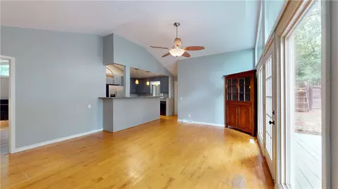 Living - 209 Heather Dr, Central, SC 29630 photo 6 of 9