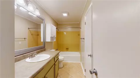Bath - 209 Heather Dr, Central, SC 29630 photo 4 of 4