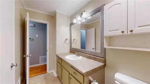 Bath - 209 Heather Dr, Central, SC 29630 photo 3 of 4