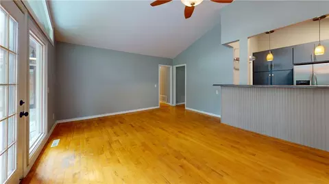 Living - 209 Heather Dr, Central, SC 29630 photo 5 of 9