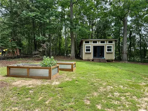 Exterior - 209 Heather Dr, Central, SC 29630 photo 9 of 15