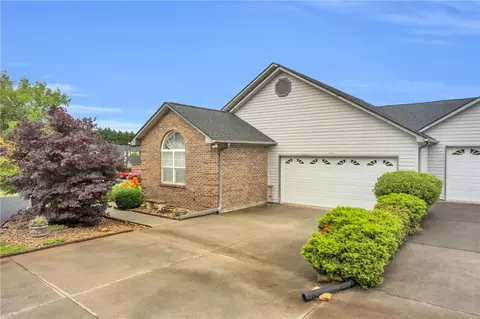 1314 Cobbs Glen Dr, Anderson, SC 29621