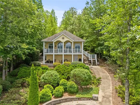 102 Happy Hollow Ct, Tamassee, SC 29686