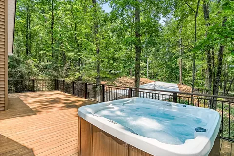 307 Warbranch Rd, Central, SC 29630 photo 3