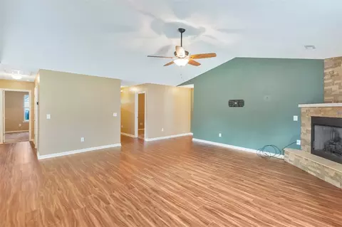 Living - 123 Stevens Ct, Williamston, SC 29697 photo 4 of 5