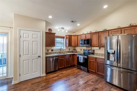 Kitchen - 653 Chartwell Dr, Greer, SC 29650 photo 3 of 4