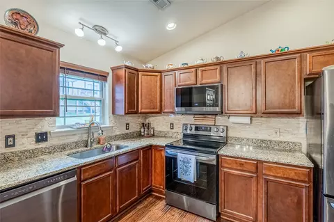 Kitchen - 653 Chartwell Dr, Greer, SC 29650 photo 2 of 4