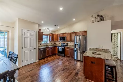 Kitchen - 653 Chartwell Dr, Greer, SC 29650 photo 4 of 4