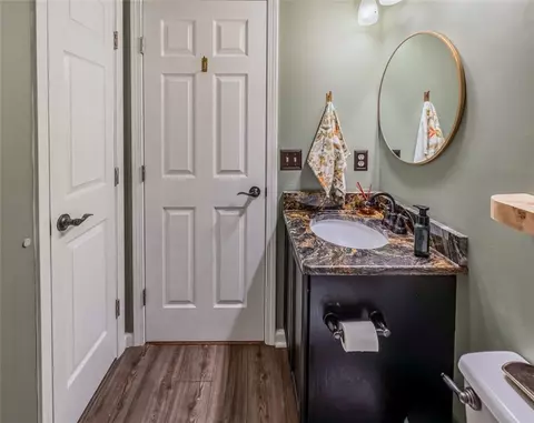 Bath - 653 Chartwell Dr, Greer, SC 29650 photo 2 of 7