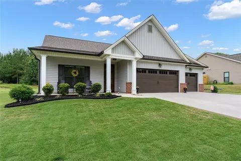 52 Dendy St, Pelzer, SC 29669 photo 3