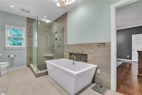 Bath - 120 Red Maple Cir, Easley, SC 29642 photo 2 of 4